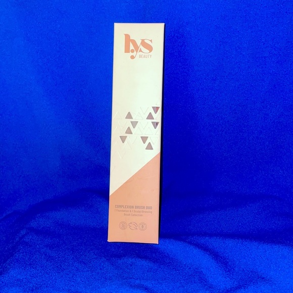 lys Beauty Other - NEW!! lys BEAUTY COMPLEXION BRUSH DUO